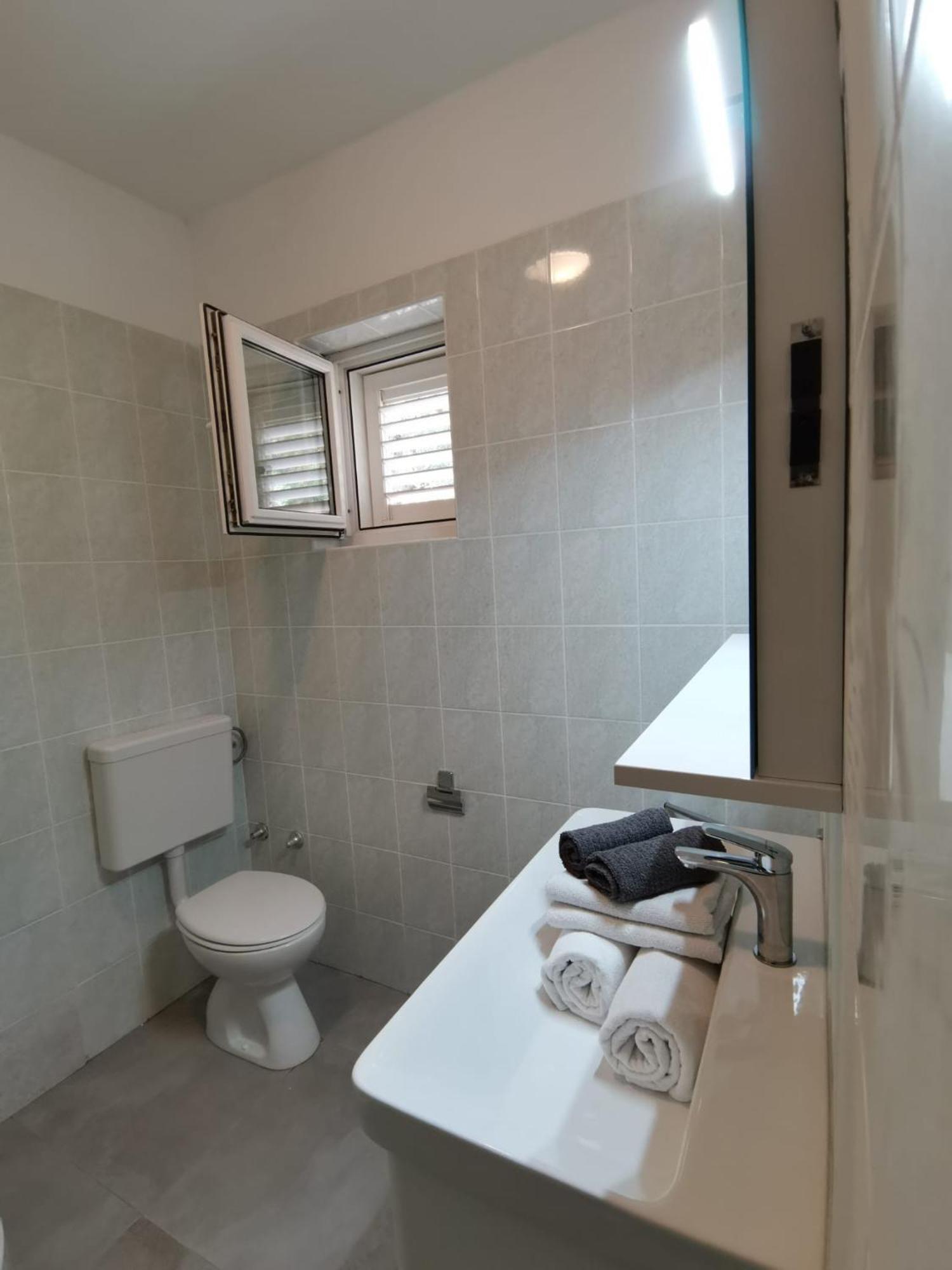 Mirta Appartement Gradac  Buitenkant foto