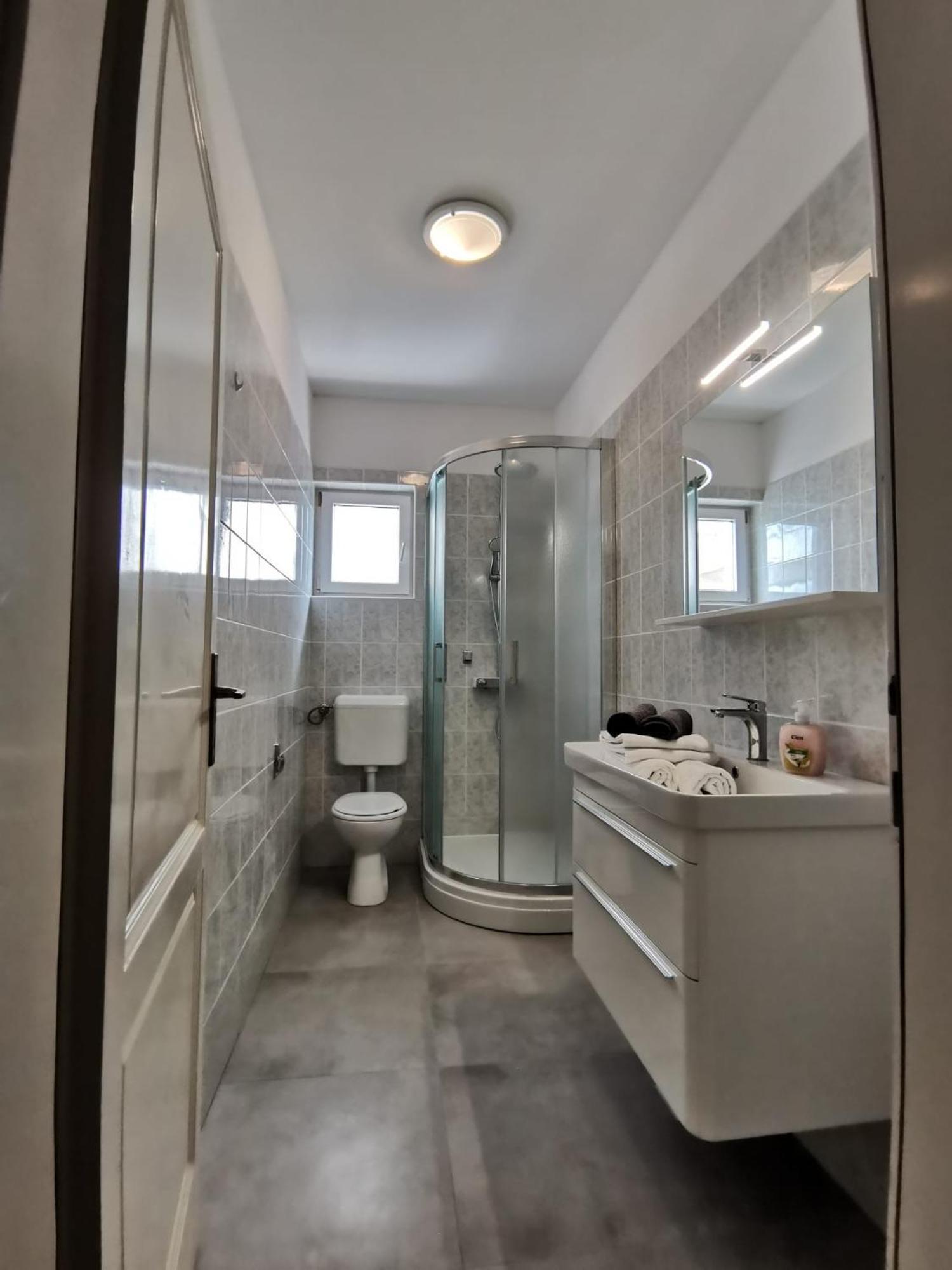 Mirta Appartement Gradac  Buitenkant foto